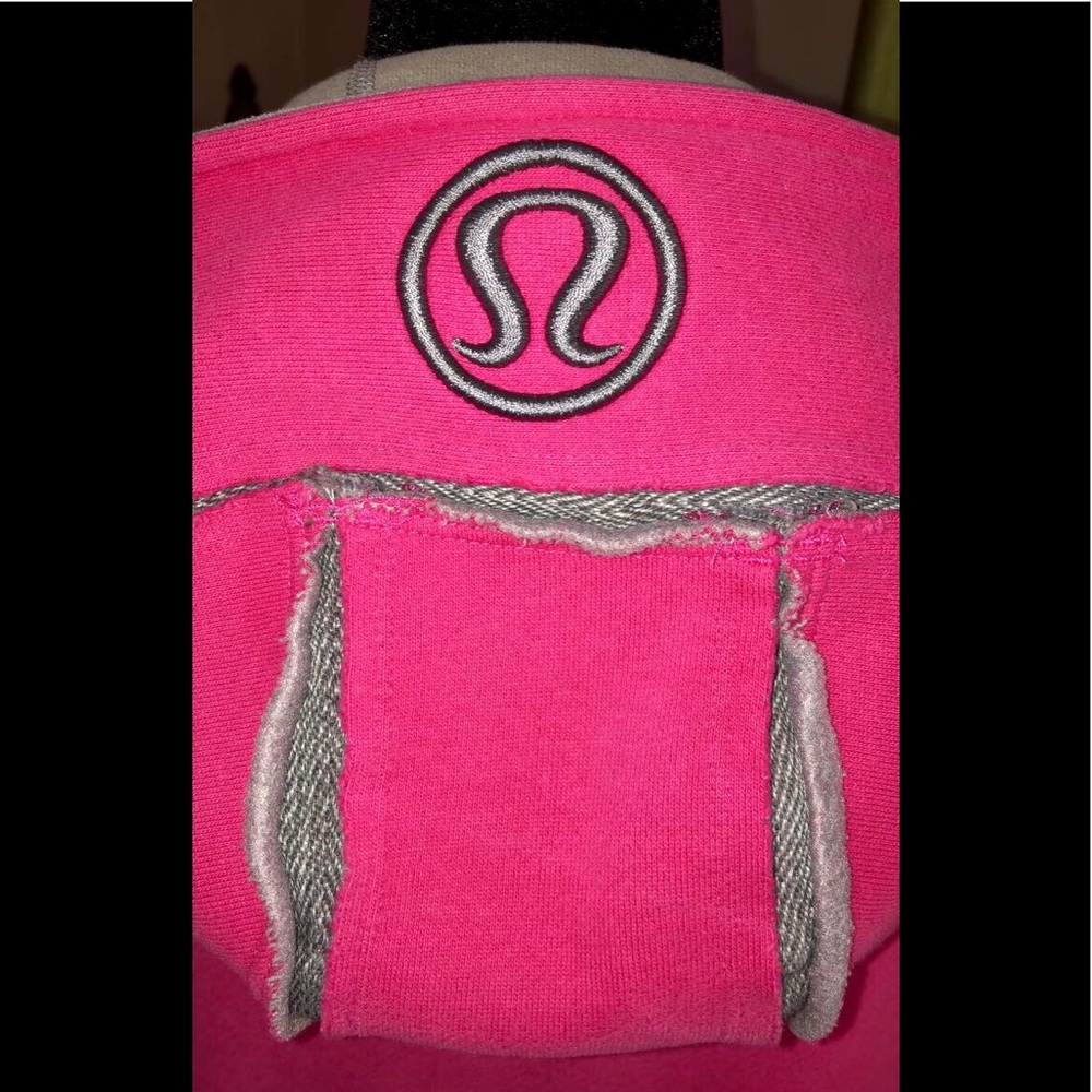 Lulu lemon jacket EUC - Picture 3 of 6